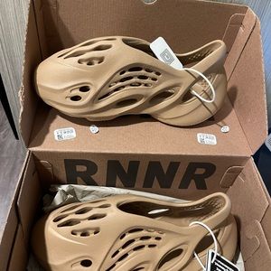 Brand new pair never been worn Yeezy foams